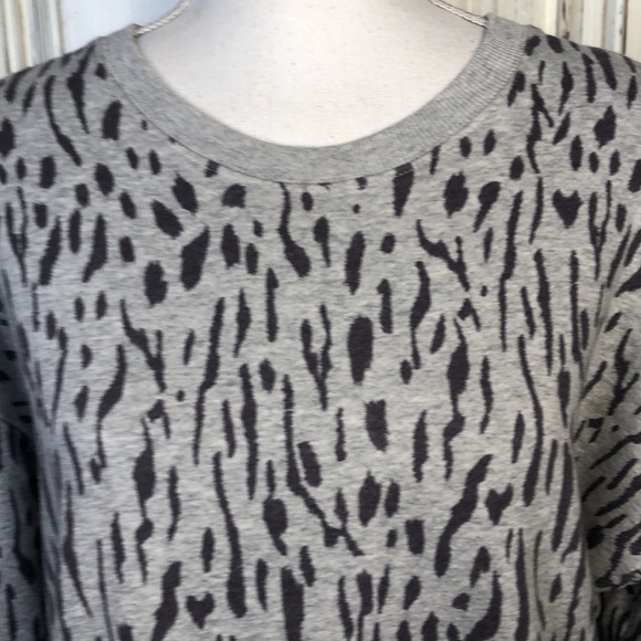 Rails Crew Neck Long Sleeve Animal Print Pop Over Sweat Shirt Size Medium - Picture 4 of 14